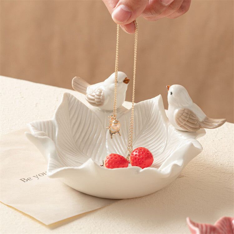 小鳥と葉っぱのアクセサリートレイ（ホワイト） 陶器製