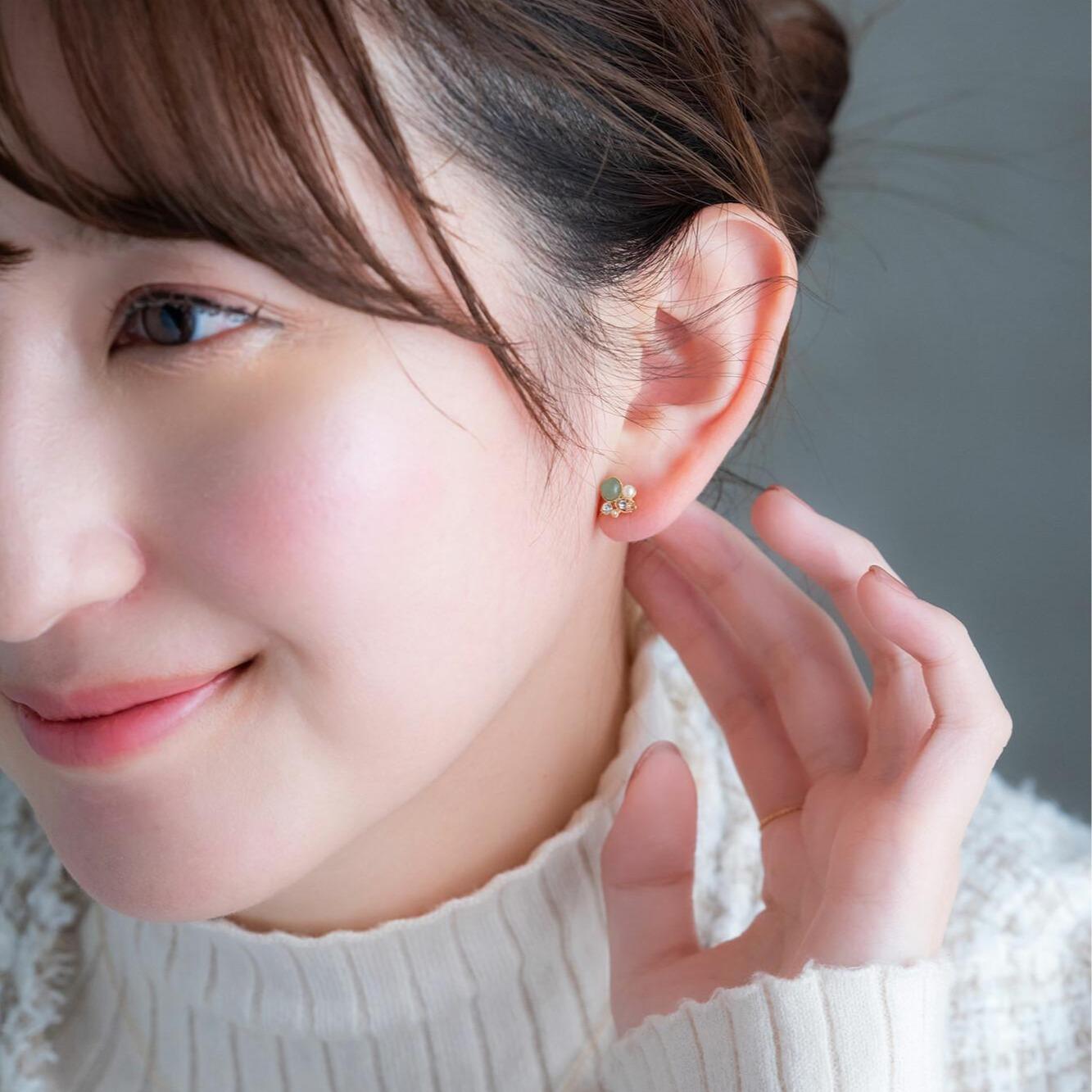 ジュエリーチタンポストピアス 耳元でキラめく贅沢な華やぎ